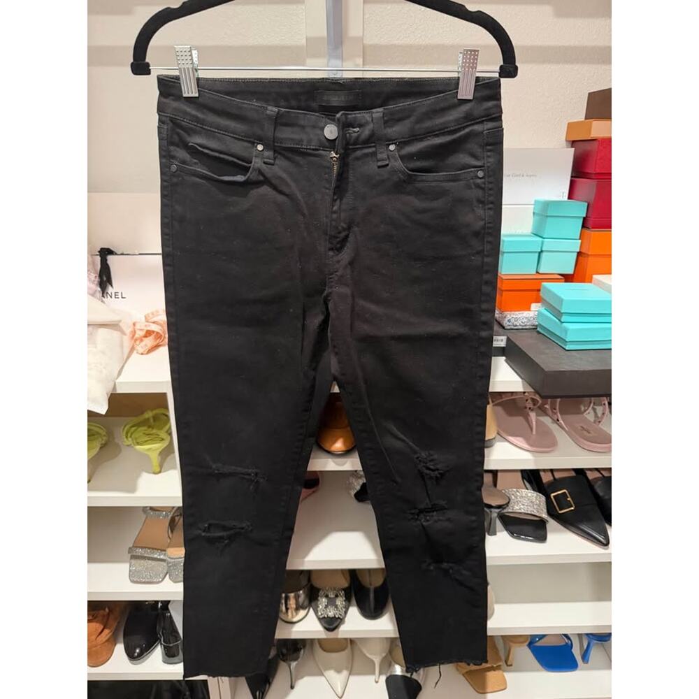 Uniqlo women black skinny ripped jean 27